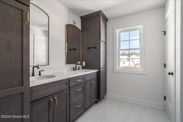 6 Brookhaven Court, Wilton, NY 12866