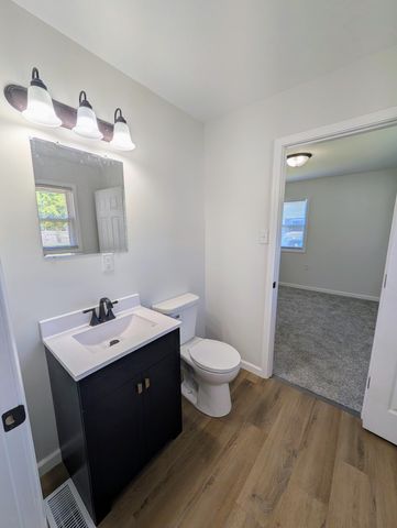 377 Pinewood Drive, Valparaiso, IN 46385