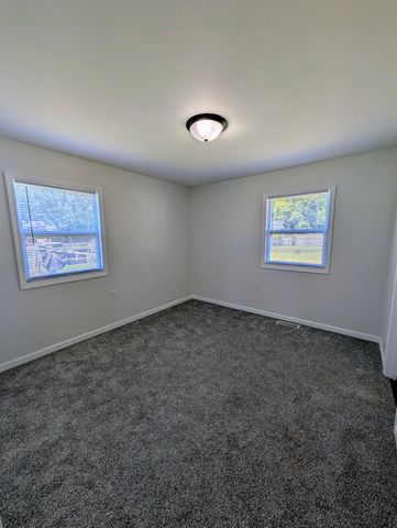 377 Pinewood Drive, Valparaiso, IN 46385