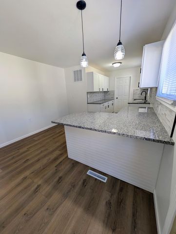 377 Pinewood Drive, Valparaiso, IN 46385