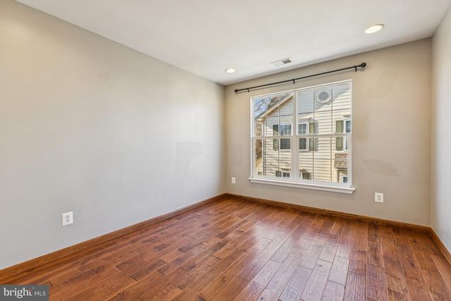 43605 DUNHILL CUP SQ, Ashburn, VA 20147