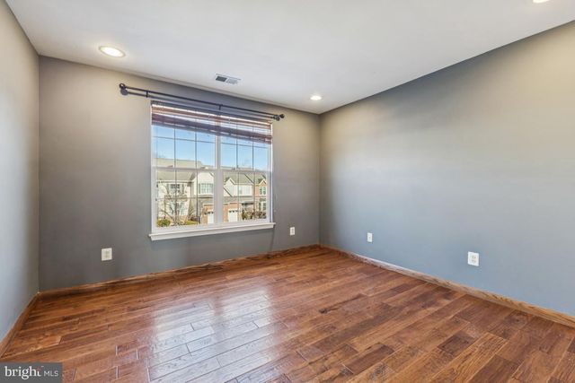 43605 DUNHILL CUP SQ, Ashburn, VA 20147