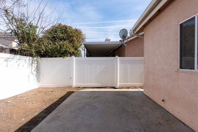 2324 E Fir, Fresno, CA 93720