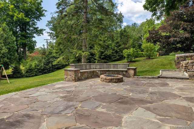 55 Harris Road, Katonah, NY 10536