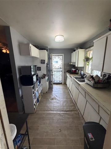 3743 Kent Street, Flint, MI 48503