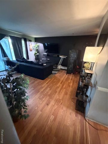 3743 Kent Street, Flint, MI 48503