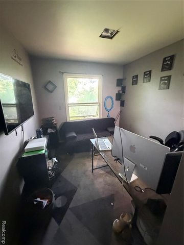 3743 Kent Street, Flint, MI 48503