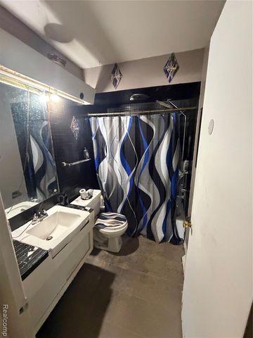 3743 Kent Street, Flint, MI 48503