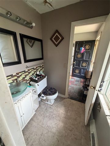 3743 Kent Street, Flint, MI 48503