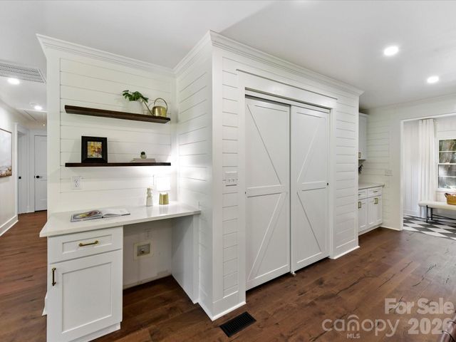 6711 Raven Place, Charlotte, NC 28210