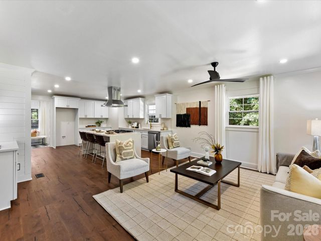 6711 Raven Place, Charlotte, NC 28210