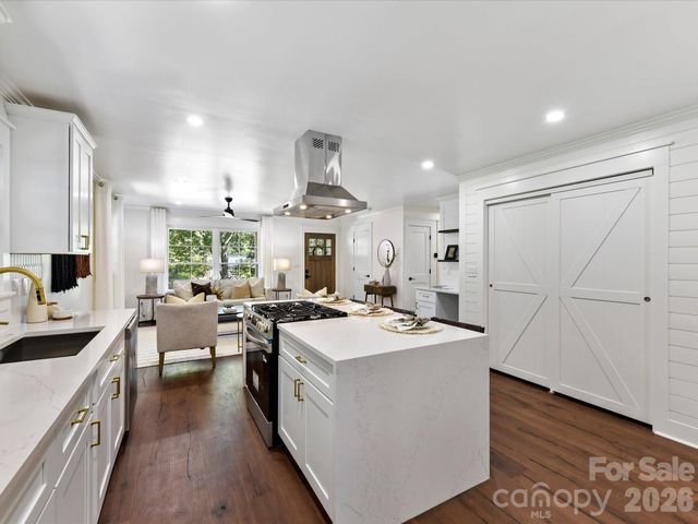 6711 Raven Place, Charlotte, NC 28210