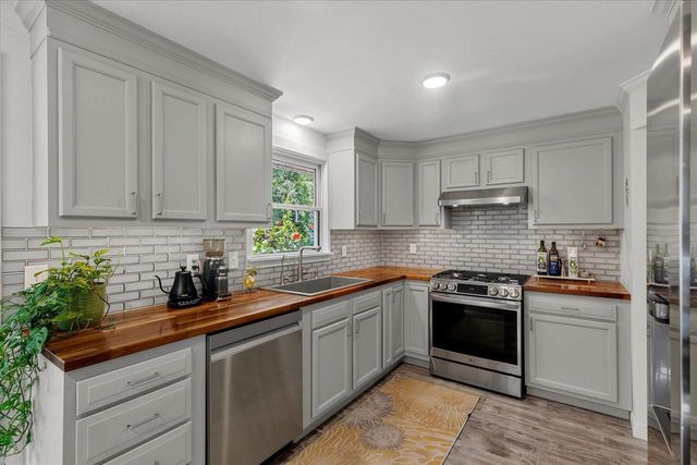 4057 ST FRANCIS PARK DRIVE, Suamico, WI 54313