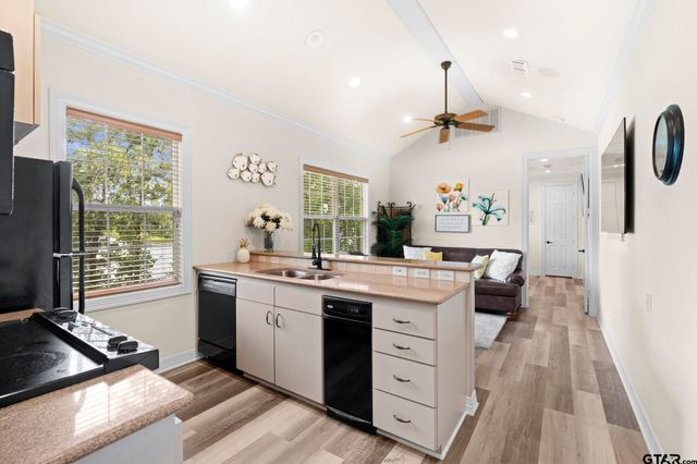 15996 Eastside Rd, Tyler, TX 75707