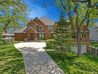 263 Lake Avenue N, Spicer, MN 56288