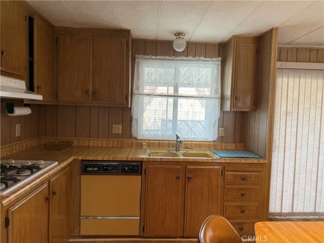 944 S Elk, Hemet, CA 92543