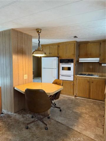 944 S Elk, Hemet, CA 92543