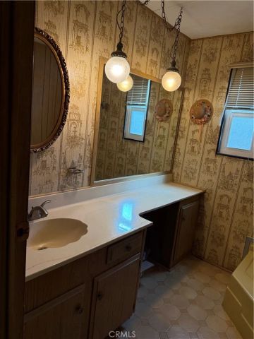 944 S Elk, Hemet, CA 92543