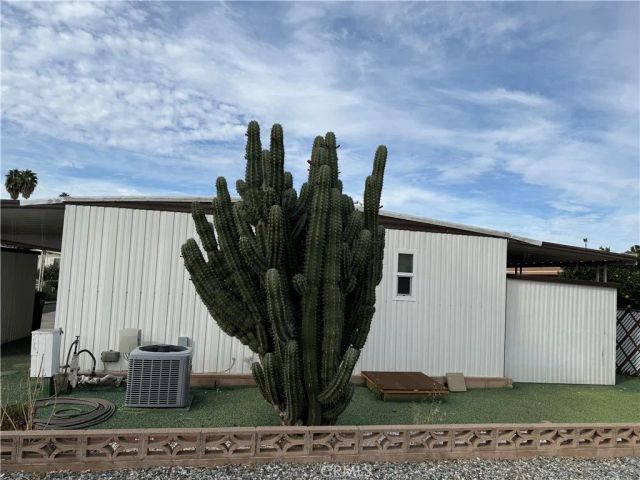 944 S Elk, Hemet, CA 92543