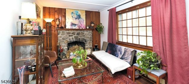 36 Wildwood Shores Dr, Hopatcong Boro, NJ 07843