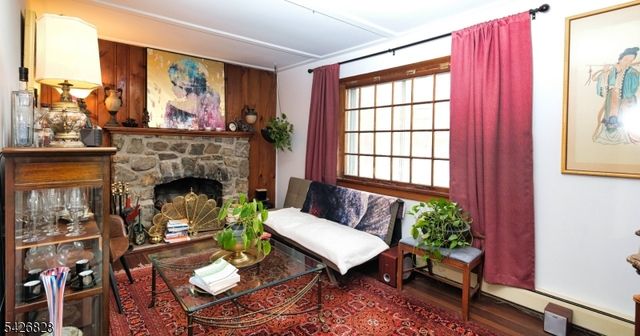 36 Wildwood Shores Dr, Hopatcong Boro, NJ 07843