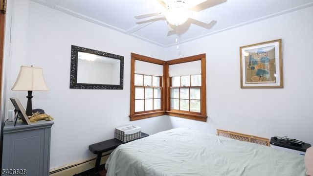 36 Wildwood Shores Dr, Hopatcong Boro, NJ 07843