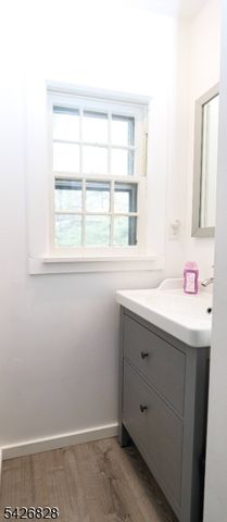 36 Wildwood Shores Dr, Hopatcong Boro, NJ 07843