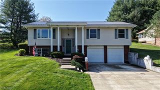 592 Hilan Avenue SW, New Philadelphia, OH 44663