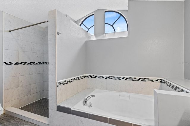 1025 DERBYSHIRE DRIVE, Kissimmee, FL 34758