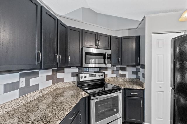 1025 DERBYSHIRE DRIVE, Kissimmee, FL 34758