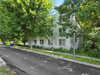 216 Lake St Apt 304, Burlington, VT 05401