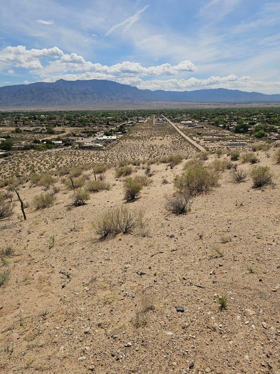 Image 4 of property listing at Gutierrez Rd Road, Corrales, NM 87048