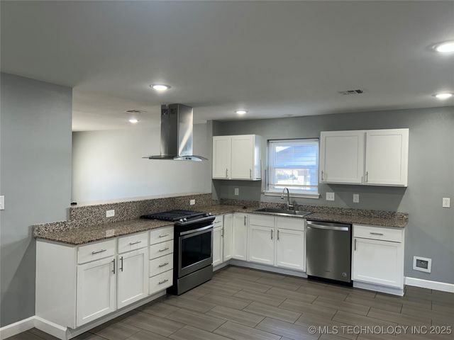 2163 S 77th Avenue E, Tulsa, OK 74129