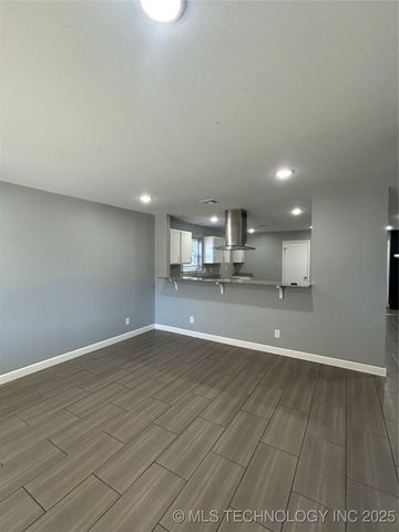 2163 S 77th Avenue E, Tulsa, OK 74129