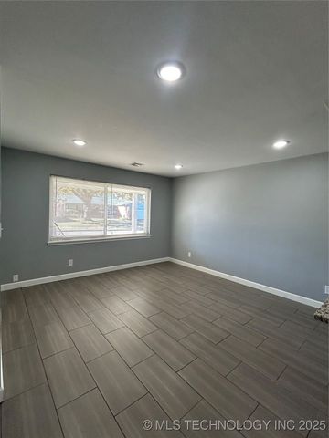 2163 S 77th Avenue E, Tulsa, OK 74129