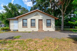 9 Stuart Drive, Holly Hill, FL 32117