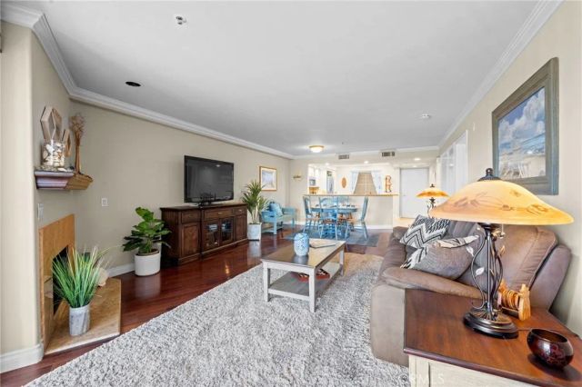 200 Pacific Coast M-9, Huntington Beach, CA 92648