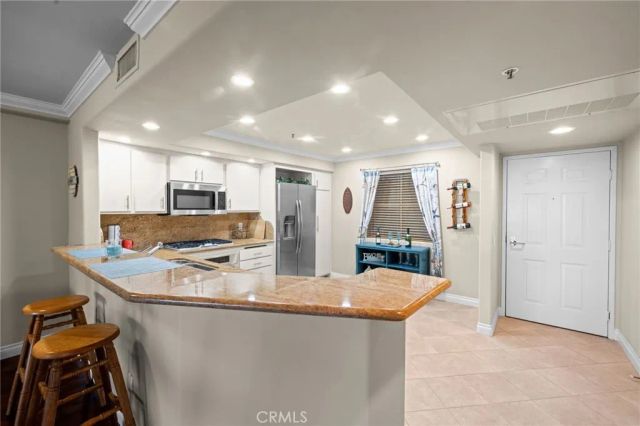 200 Pacific Coast M-9, Huntington Beach, CA 92648