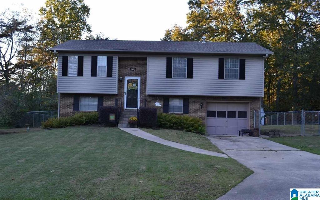 202 GARDENVIEW LANE, Gardendale, AL 35071