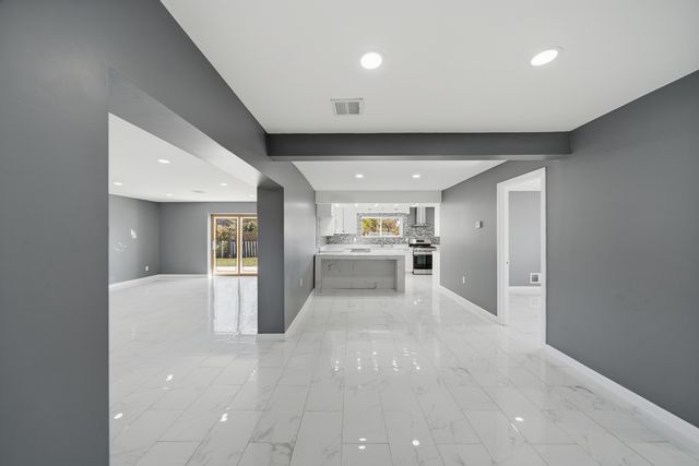 503 W Winfield Street, Morrison, IL 61270