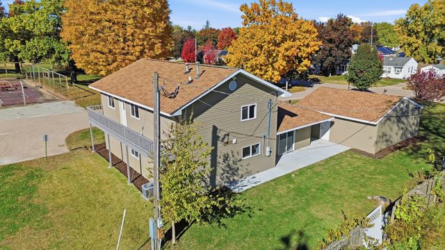 503 W Winfield Street, Morrison, IL 61270