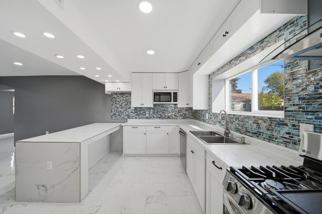 503 W Winfield Street, Morrison, IL 61270