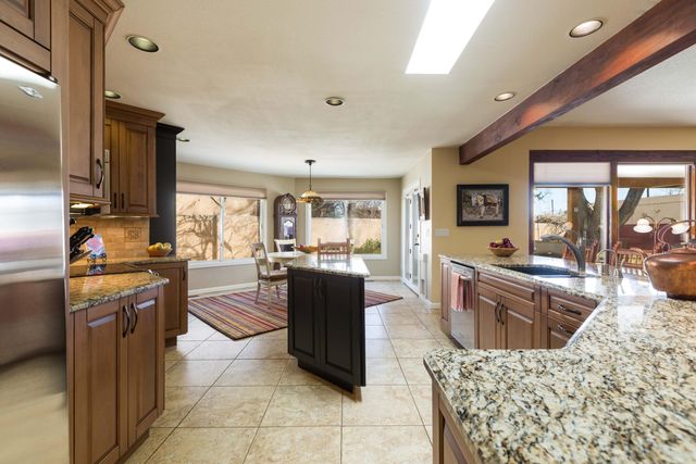 1904 San Rio Court NW, Albuquerque, NM 87107