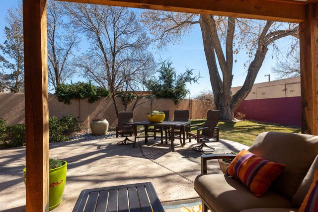 1904 San Rio Court NW, Albuquerque, NM 87107