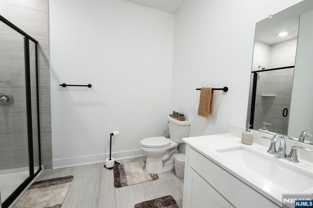 84 Harvest Way, Little Falls, NJ 07424