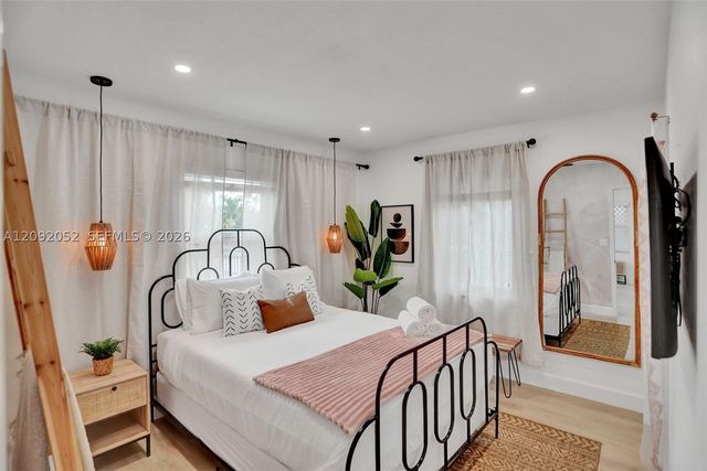332 NW 45th St, Fort Lauderdale, FL 33309