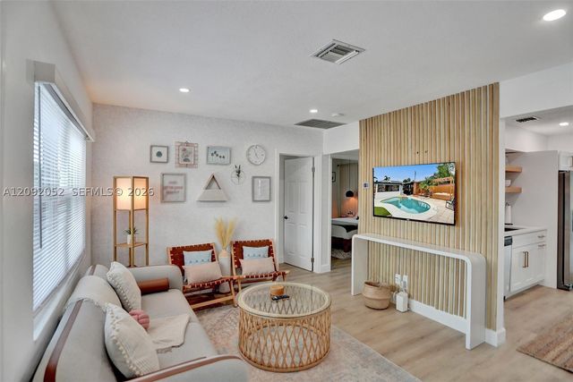 332 NW 45th St, Fort Lauderdale, FL 33309