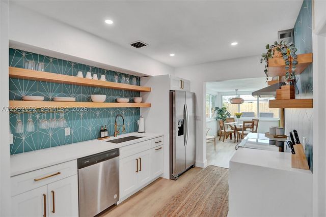 332 NW 45th St, Fort Lauderdale, FL 33309