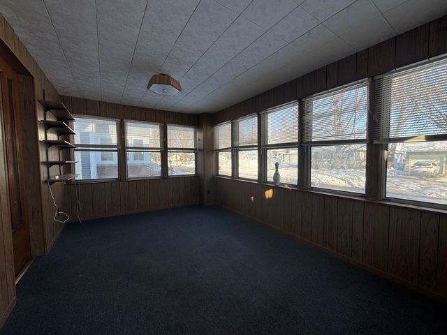 219 S Jackson Street, Clinton, IL 61727