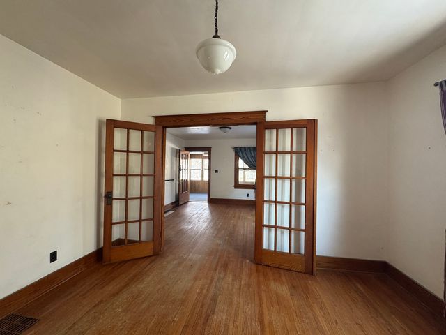 219 S Jackson Street, Clinton, IL 61727